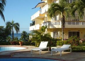 Residencial Las Palmeras Boca Chica